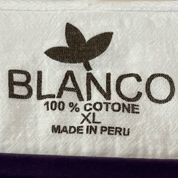 White Zip-Up Hoodie Size XL - Picture 2 of 4